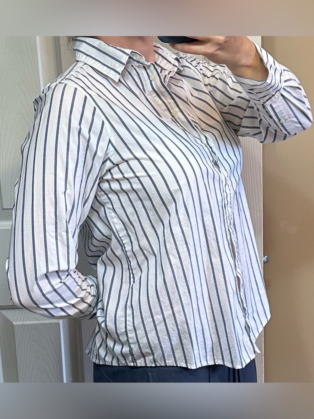 Banana Republic Women’s Button Up White and Blue Size Small